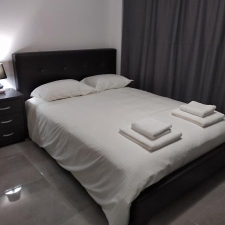 شقة بافوس  في Cozy Place In The Heart Of Harbor المظهر الخارجي الصورة