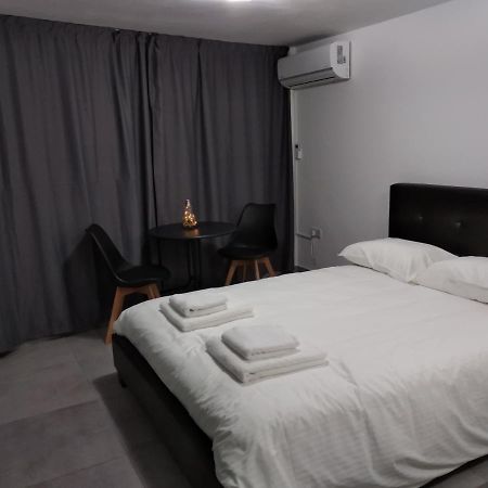 شقة بافوس  في Cozy Place In The Heart Of Harbor المظهر الخارجي الصورة