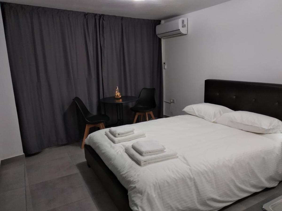 شقة بافوس  في Cozy Place In The Heart Of Harbor المظهر الخارجي الصورة